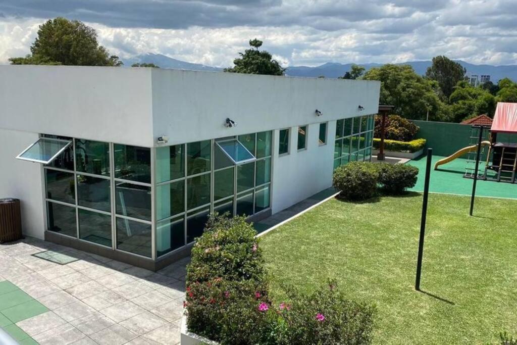 2 Rooms, 1 King Size Bed, 64" Smart Hdtv Guatemala City Exterior foto